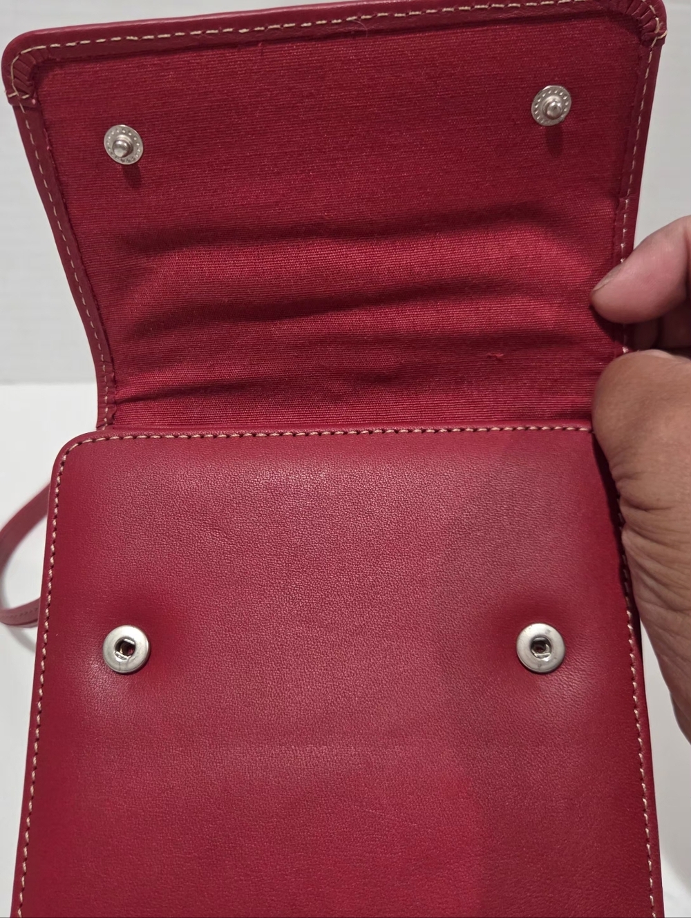 Kenneth Cole Reaction cranberry red crossbody bag - Picture 5 of 11